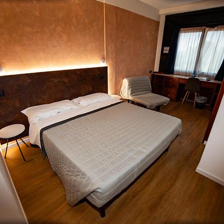 Hotel Sirena - B&B Чезенатико Экстерьер фото