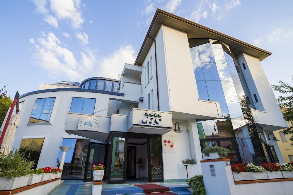 Hotel Sirena - B&B Чезенатико Экстерьер фото