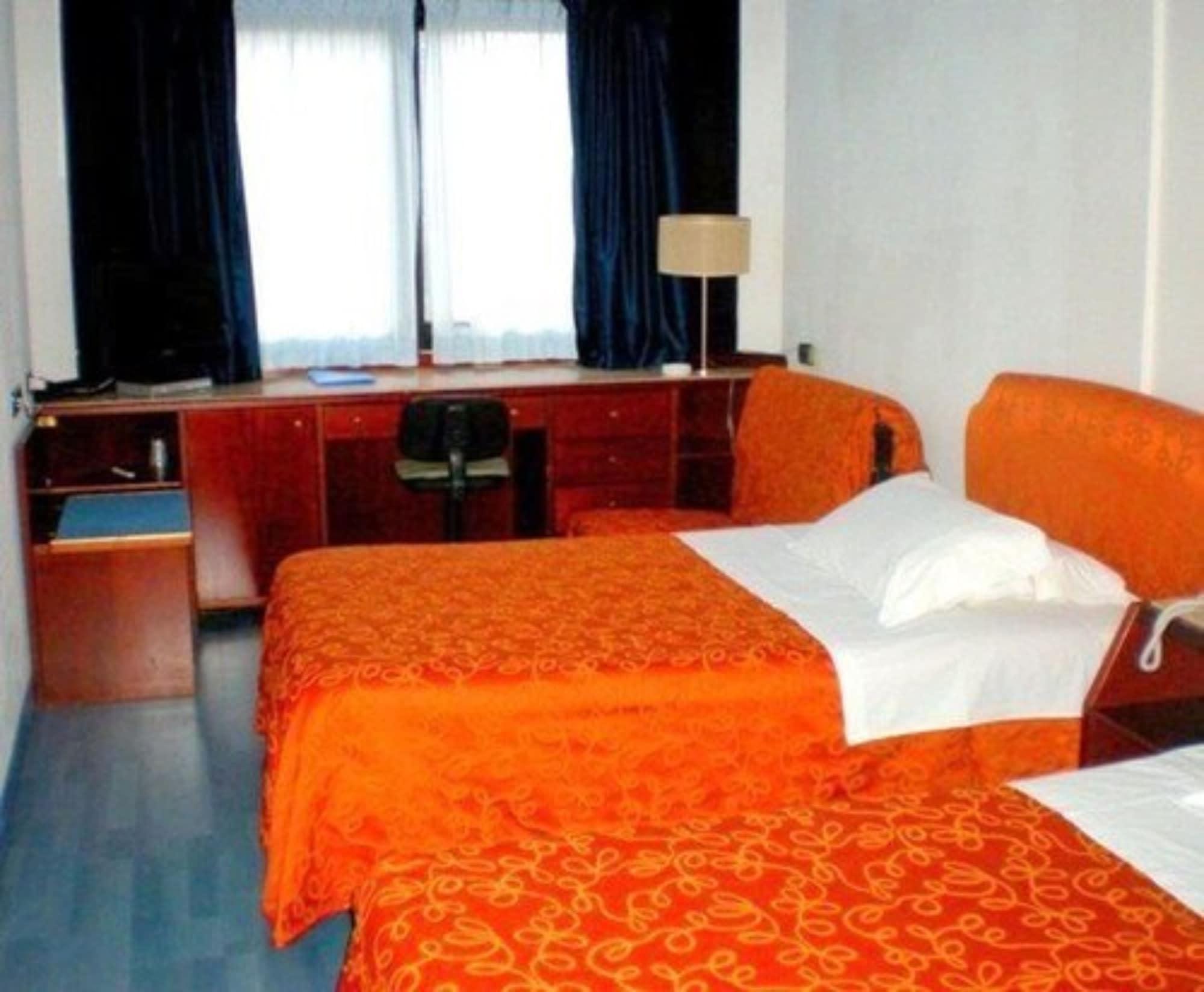 Hotel Sirena - B&B Чезенатико Экстерьер фото