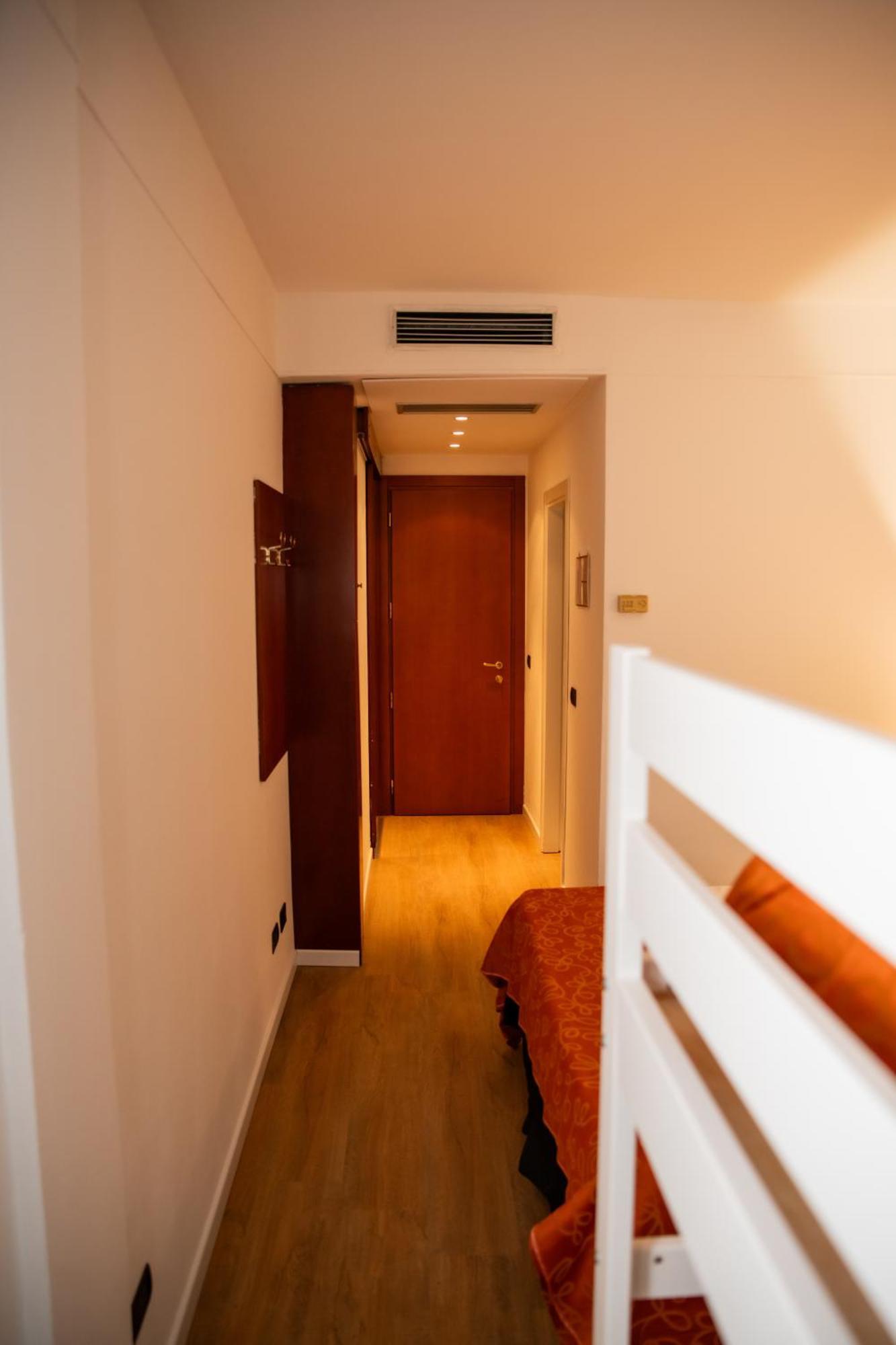 Hotel Sirena - B&B Чезенатико Экстерьер фото