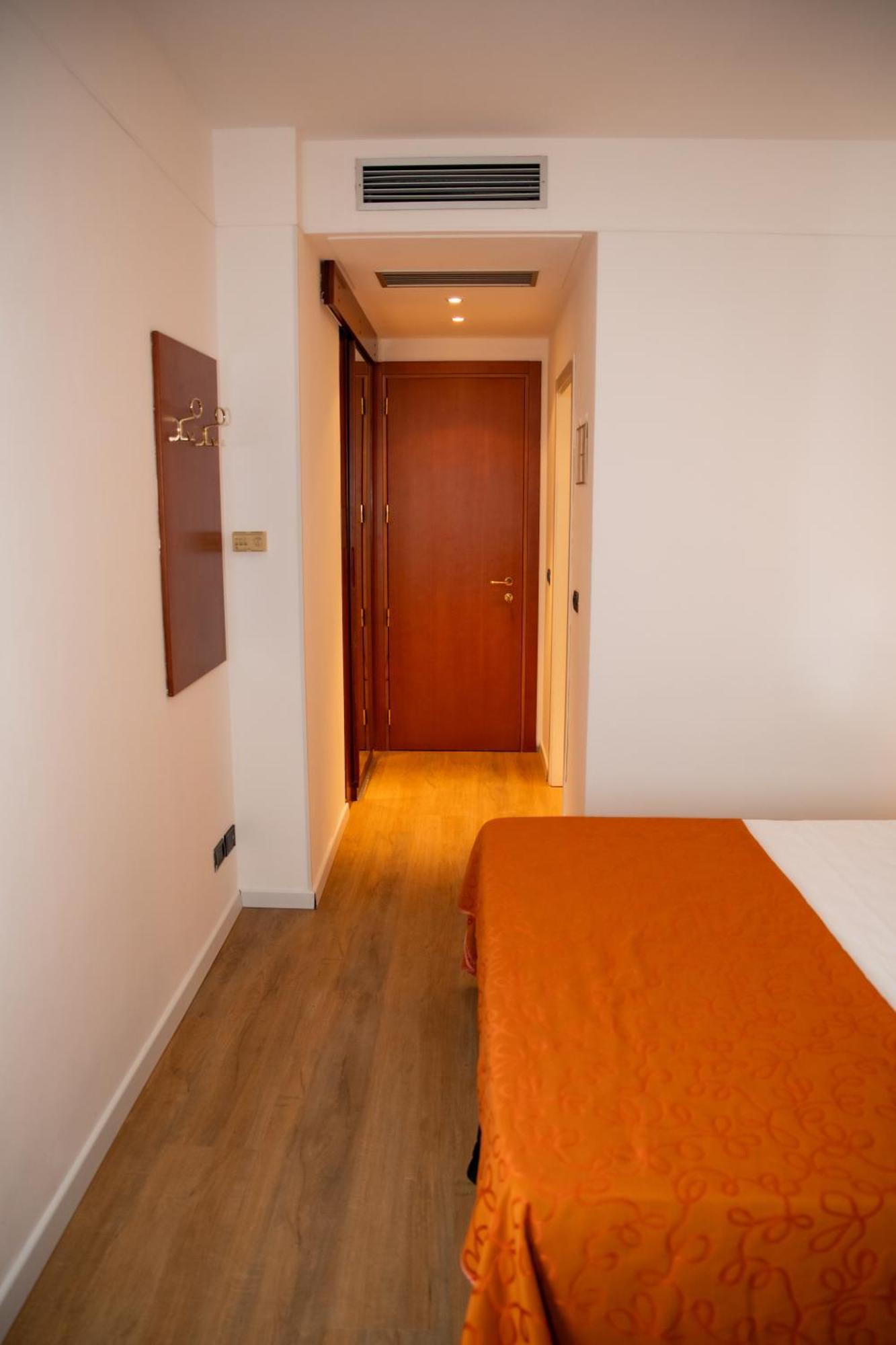 Hotel Sirena - B&B Чезенатико Экстерьер фото