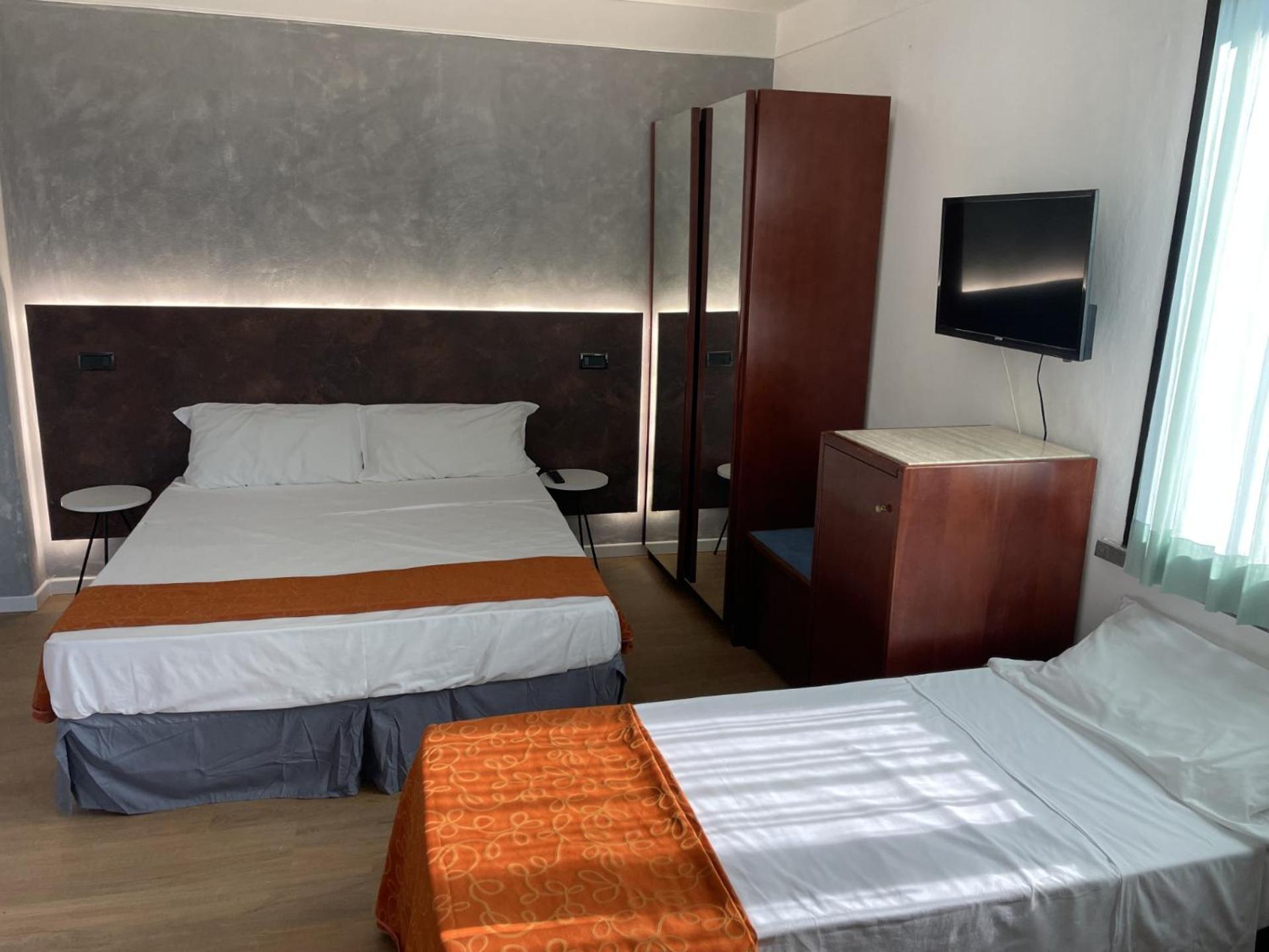 Hotel Sirena - B&B Чезенатико Экстерьер фото