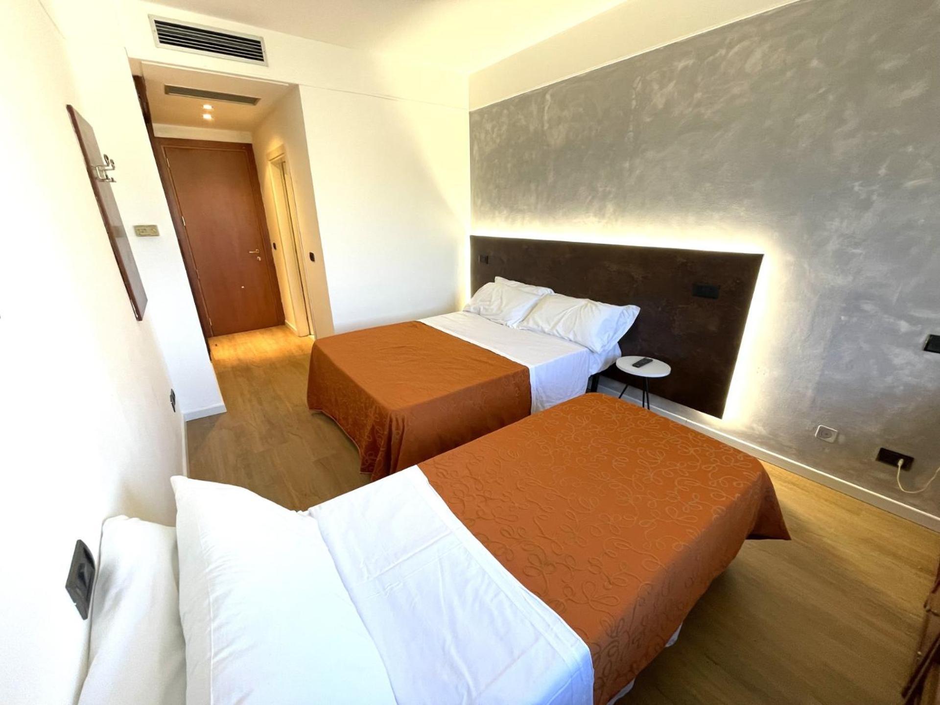 Hotel Sirena - B&B Чезенатико Экстерьер фото
