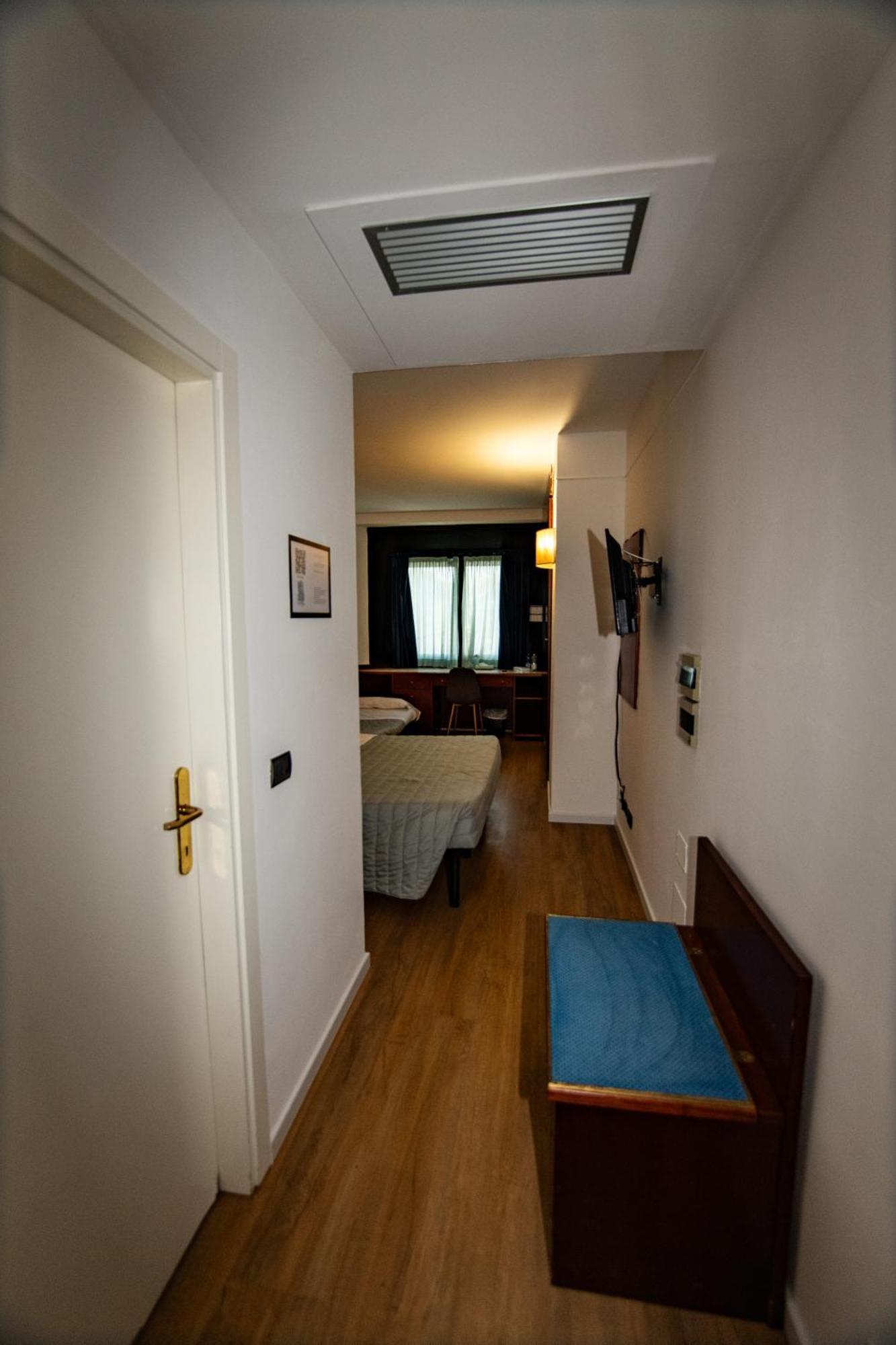 Hotel Sirena - B&B Чезенатико Экстерьер фото