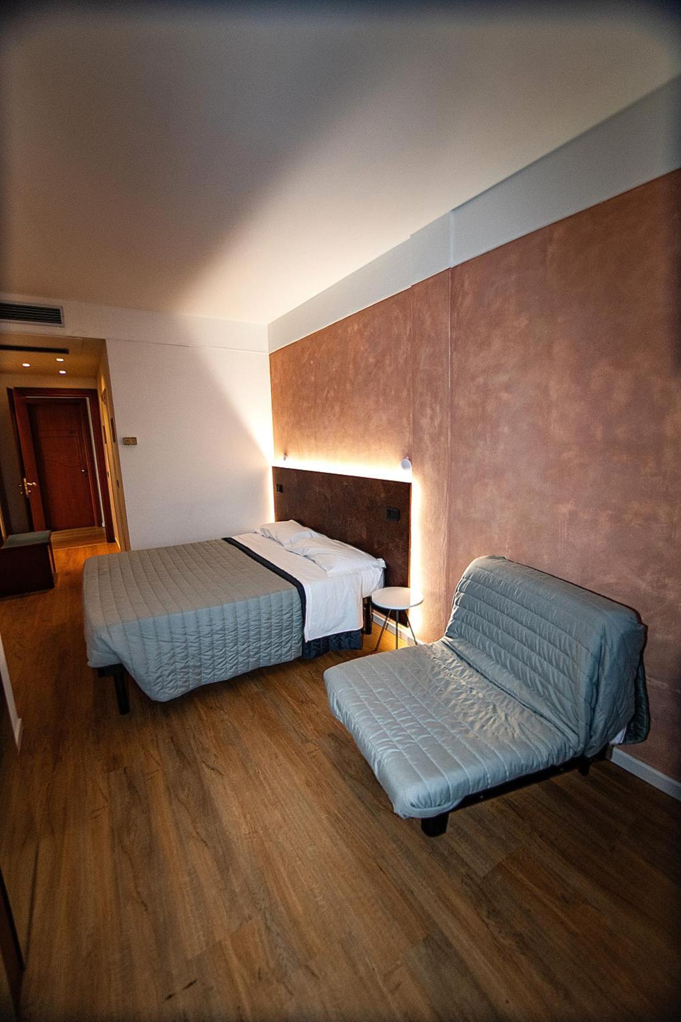 Hotel Sirena - B&B Чезенатико Экстерьер фото