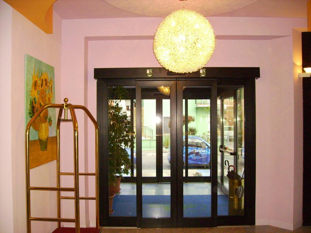 Hotel Sirena - B&B Чезенатико Экстерьер фото